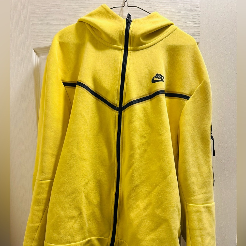 Nike tech jacket